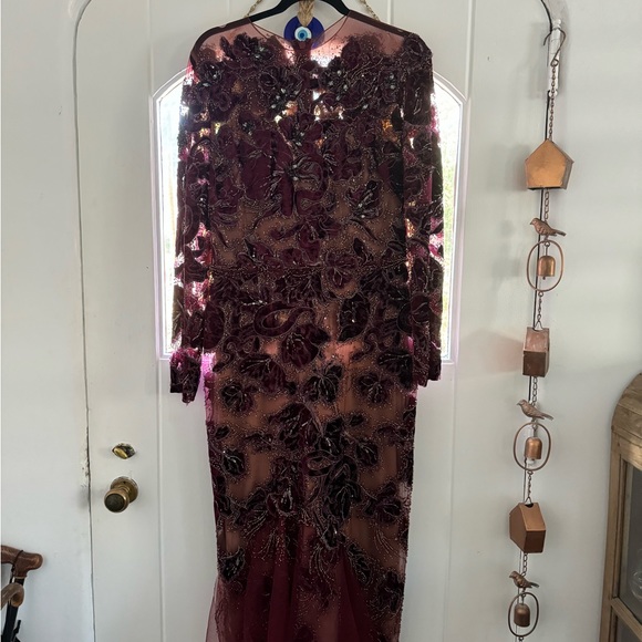 Marchesa Embroidered Velvet Dress Size 12 - Picture 10 of 12